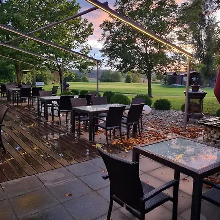 L'ulivo Italienische Restaurant Und Kapszulahotel *